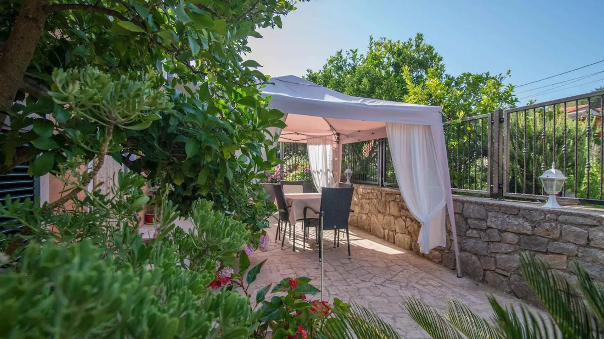 Apartment In Veli Losinj 26456