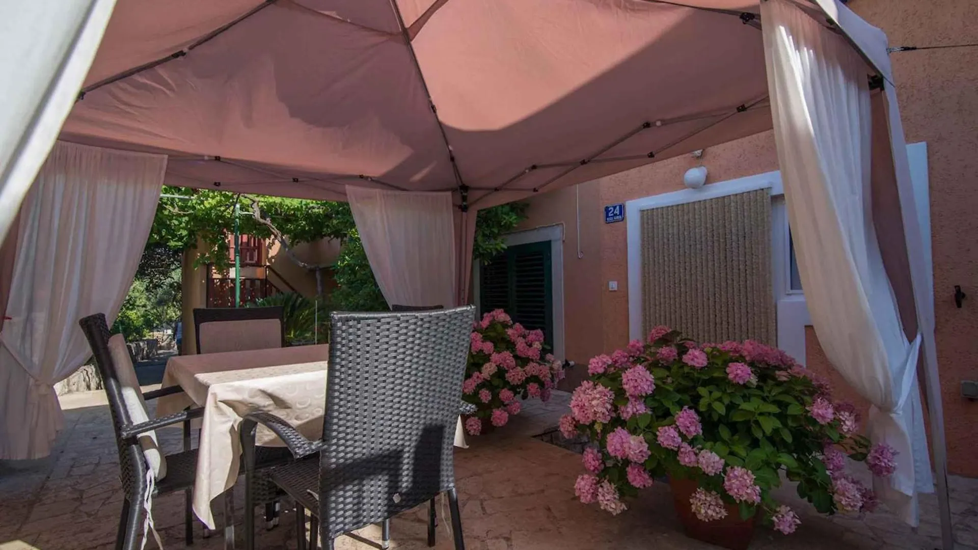 Apartment In Veli Losinj 26456